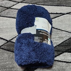 MAINSTAYS COZY BLUE COVE PLUSH THROW BLANKET 50"X60"